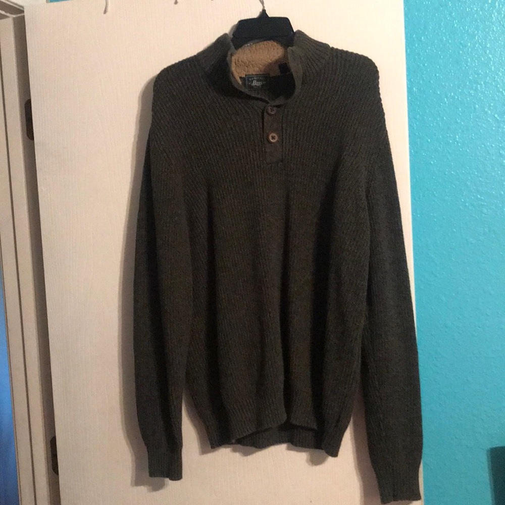 Men’s green 1/4 button sweater